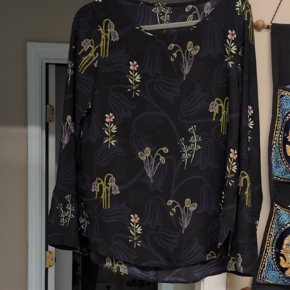 LOFT Tops - Flowy Womens Navy Floral Long-Sleeve Blouse